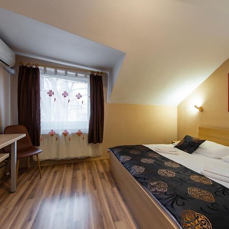 Penzion Siesta Vrable Экстерьер фото
